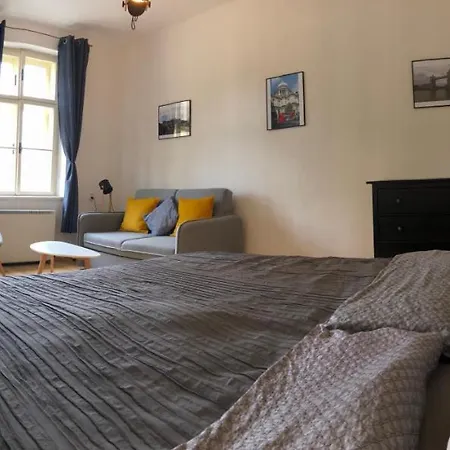 Cafe-cafe Apartment