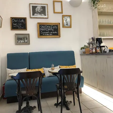 Cafe-cafe *